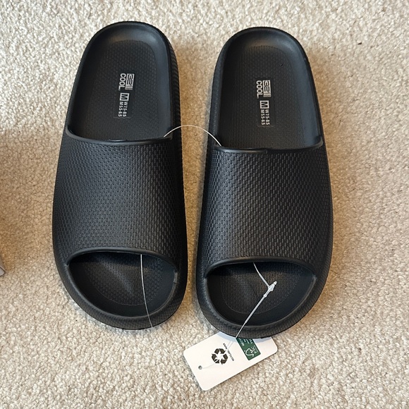 32 Degrees Black Cushion Slide Sandals - Picture 2 of 3